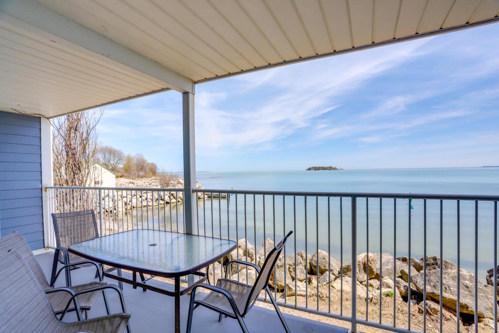 Cozy Lakefront Middle Bass Retreat With Balcony Put-in-Bay Luaran gambar
